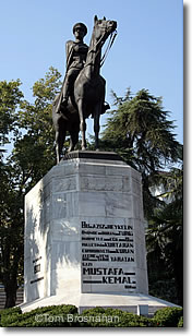 Ataturk Statue (Heykel), Bursa, Turkey