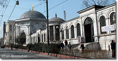 Tombs of the Sultans on Divan Yolu, Istanbul, Turkey