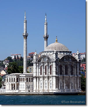 Mecidiye (Ortaköy) Mosque, Bosphorus, Istanbul, Turkey