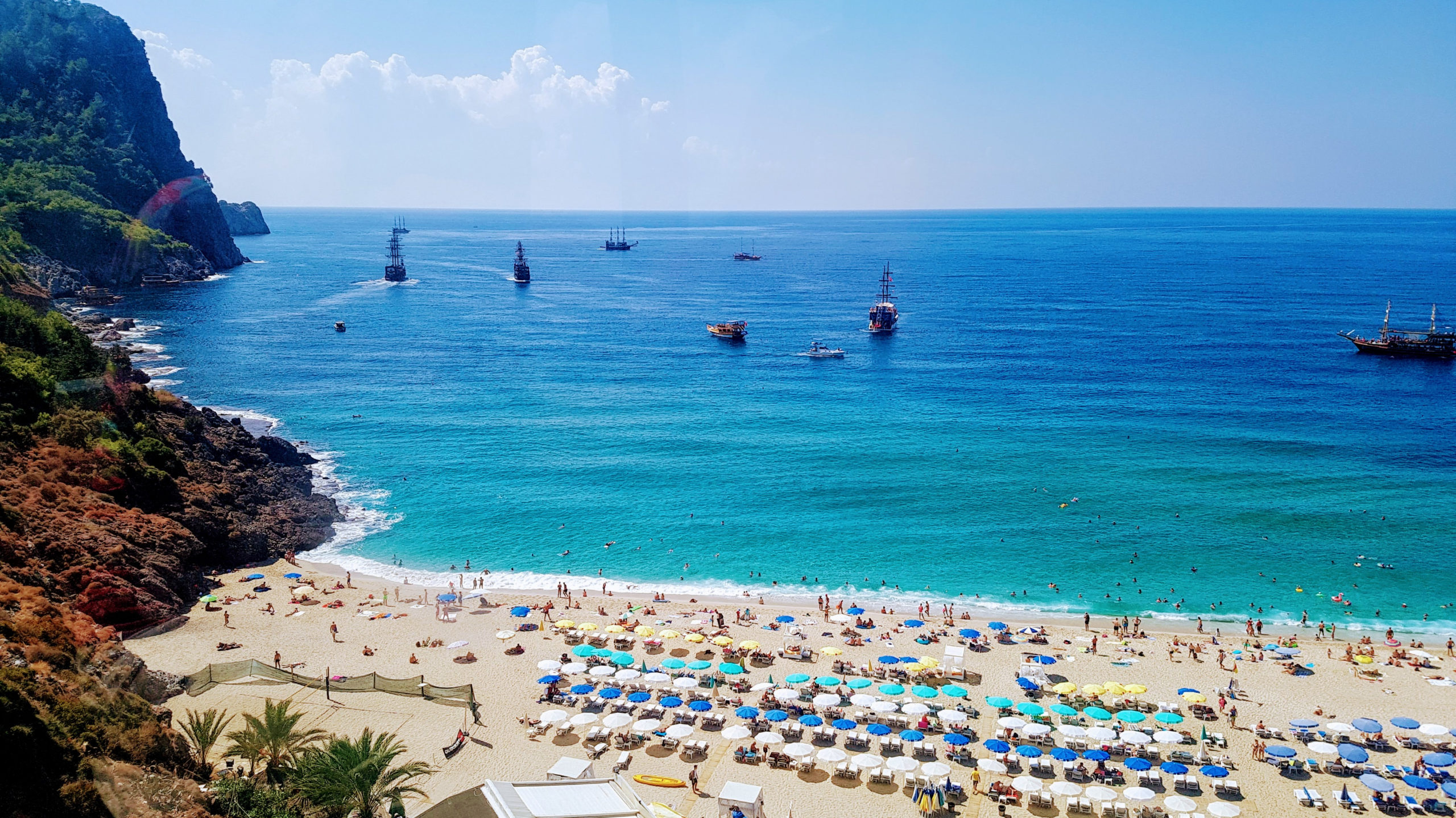 Top,Aerial,View,From,Above,Of,Paradise,Beach,Resort,In