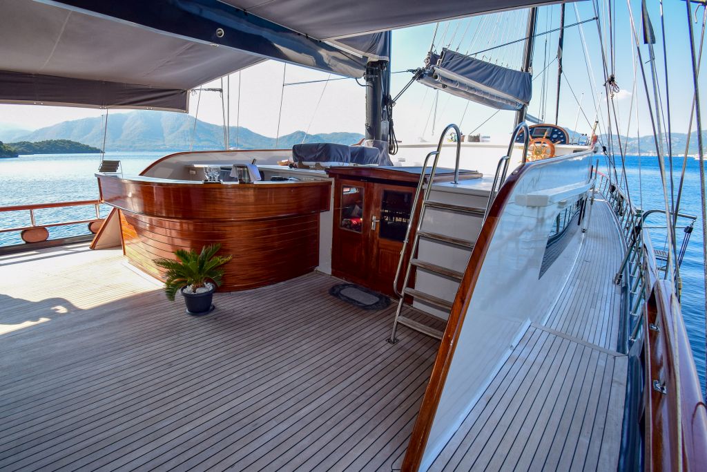 deck of private gulet