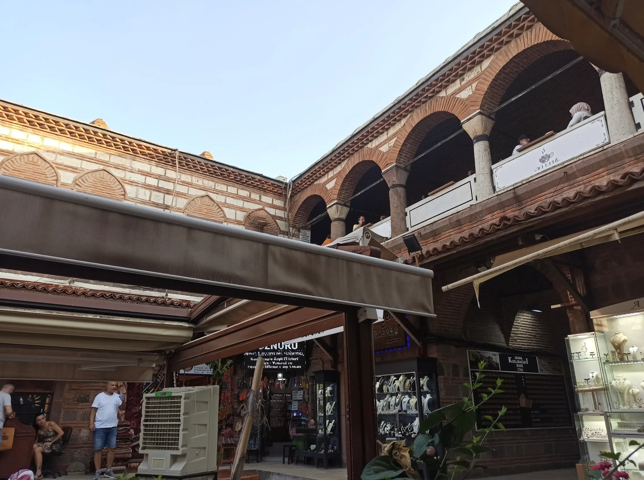 Kızlar Ağası Han, Izmir